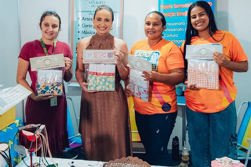 Alliny reúne na Expofeira com movimento que ajuda mulheres vítimas de violência