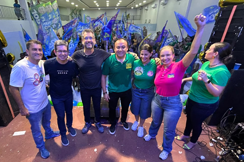 Ao lado de outras lideranças da coalizão, ela elogia mobilização de forças durante lançamento de campanha de um coronel da PM.